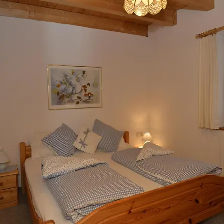 In Seefeld Near Lift 蒂罗尔-泽费尔德